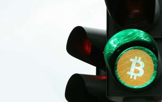 Bitcoin Fights for $30K, Seeks First Green Candle in 9 Weeks