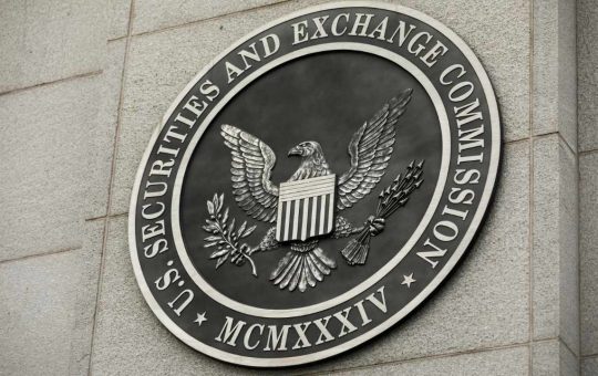 SEC, DOJ Investigate FTX — Regulators Suspect Crypto Exchange Mishandles Customer Funds