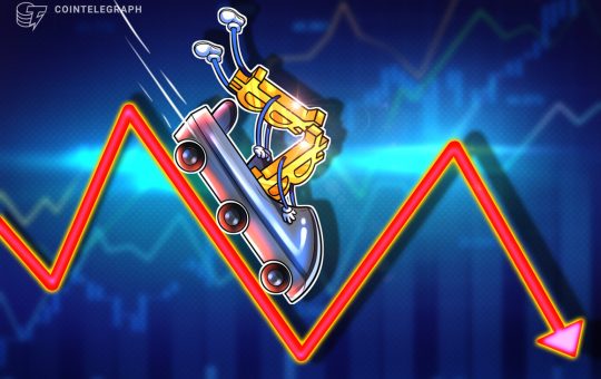 Bitcoin price falls to $29.5K, but on-chain data reflects investors' growing interest