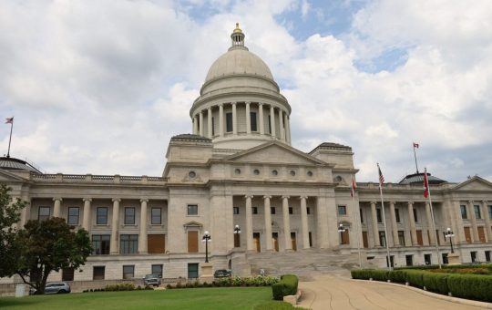 Arkansas Senate Rejects Bill Restricting Bitcoin Mining Near Military Sites