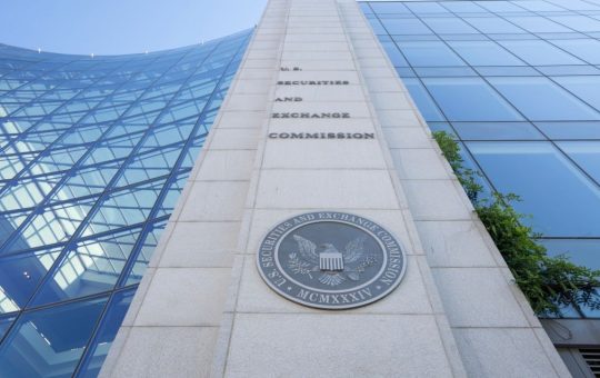 SEC and Binance Agree to Pause Lawsuit Amid Regulatory Changes