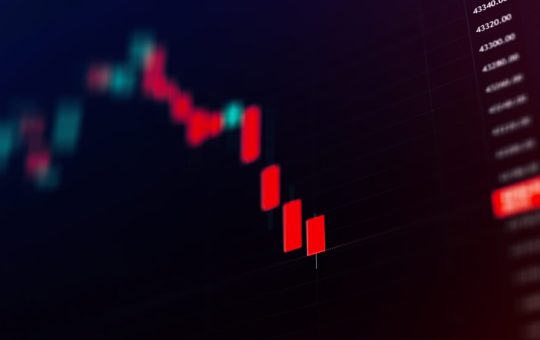 Can MANTRA price rebound as RSI falls below 20?